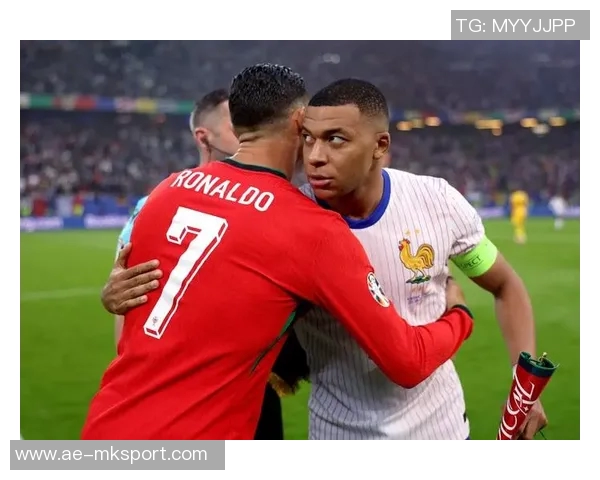 姆巴佩全场表现抢眼成功过人和对抗均为最高评分达到73